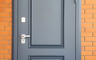металлическая дверь с металлобагетом и терморазрывом