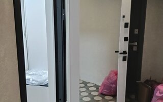 входная дверь в квартиру с терморазрывом